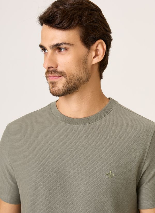 41010085_25_4-TSHIRT-MC-LISTRAS-EM-RELEVO