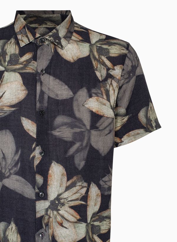 13280150_09_3-CAMISA-MC-REGULAR-DARK-BLOOM