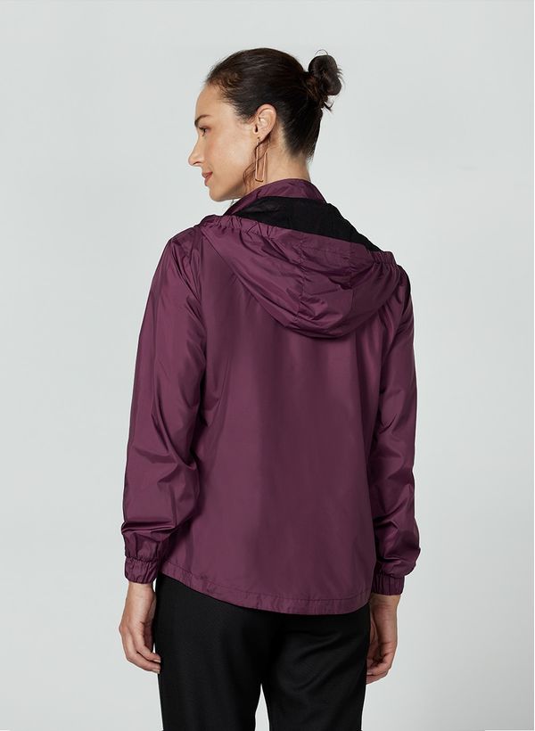 66020569_21_4-JAQUETA-NYLON-LEVE-COM-CAPUZ