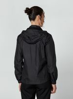 66020620_09_4-JAQUETA-NYLON-LEVE-COM-CAPUZ