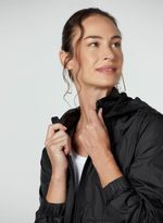 66020620_09_5-JAQUETA-NYLON-LEVE-COM-CAPUZ