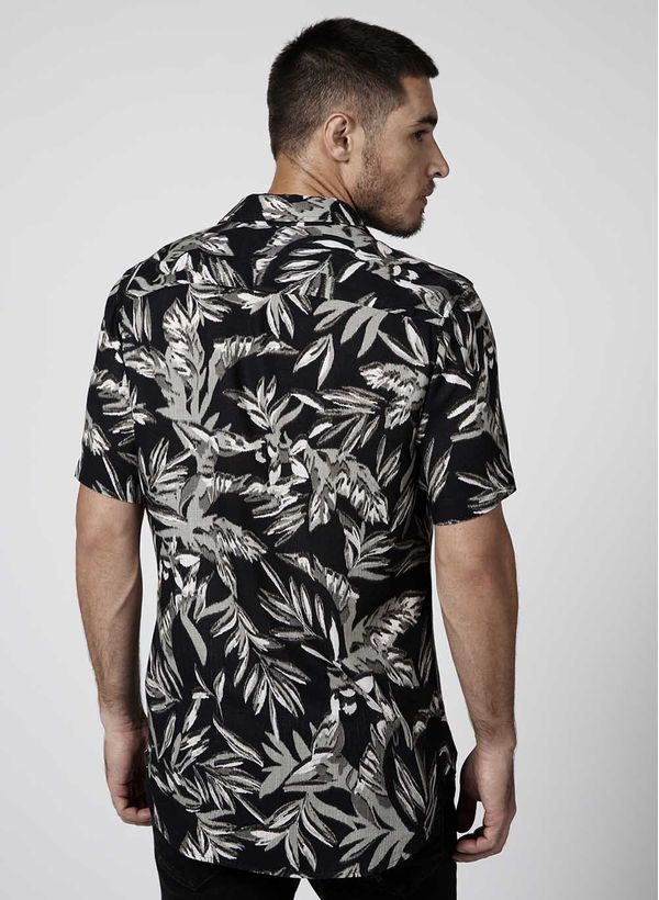 68020473_09_4-CAMISA-MC-SLIM-ESTAMPADA