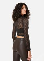 08230020_09_4-TOP-NOIR