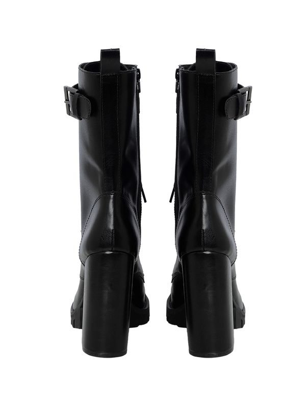 30250091_09_03-COMBAT-JOHN-BUCKLE