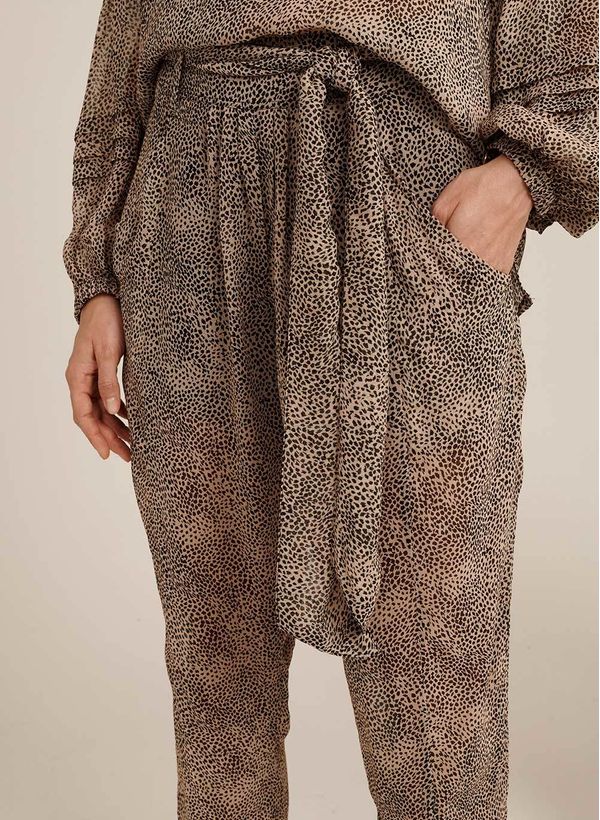 18041914_94_2-CALCA-KARITA