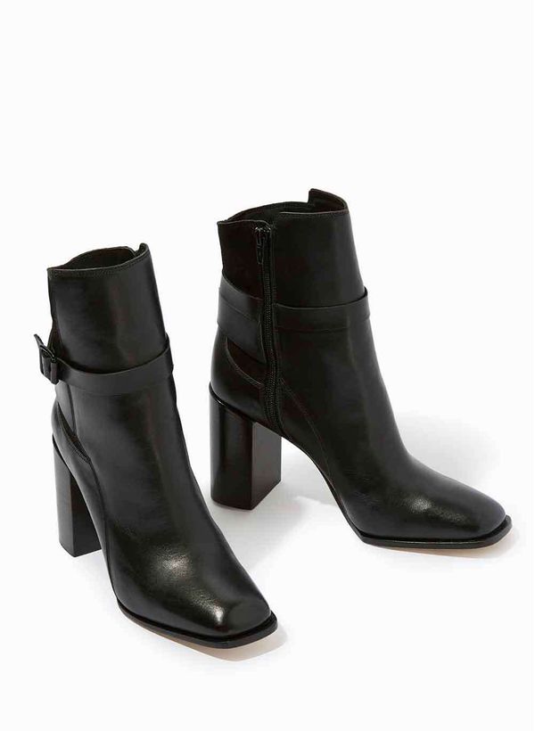 30140539_09_2-BOTA-IVANA