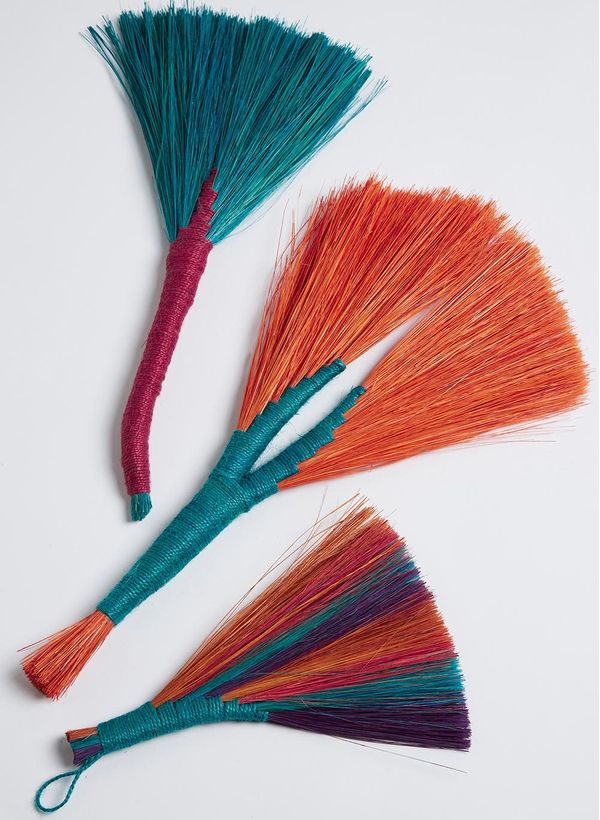 52940108_17_4-BROOM-V-DECOR