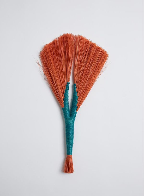 52940109_36_6-BROOM-Z-DECOR