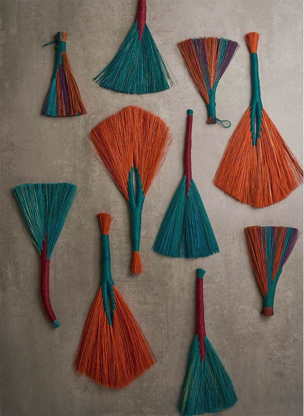 52940108_17_7-BROOM-V-DECOR