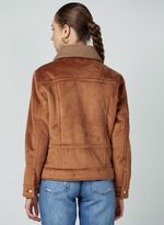 66010430_26_4-JAQUETA-DETALHES-SHEEPSKIN-BOLSOS-FRENTE