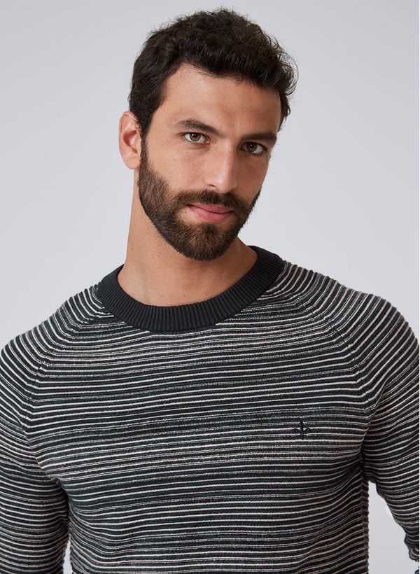 66020743_48_5-TRICOT-DC-TEXTURA-LISTRAS