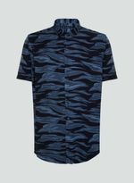 68062869_09_2-CAMISA-MC-SLIM-ESTAMPADA