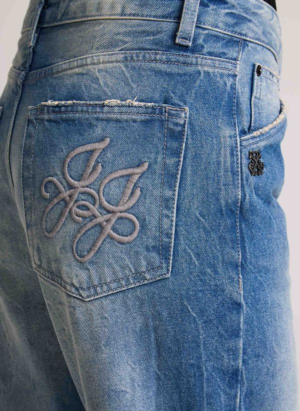 image-207b13e2c76949748bd0572953a7247b