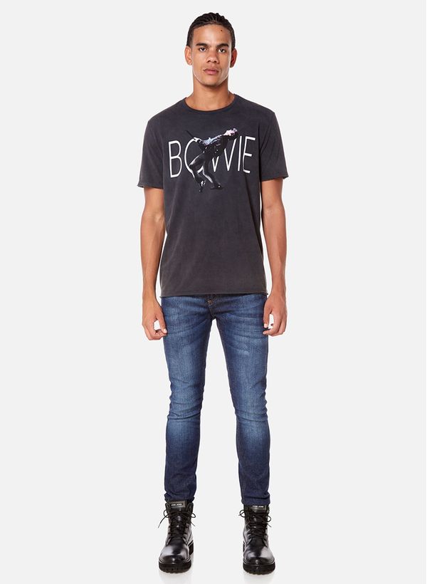 42545756_09_2-TS-RG-BOWIE-GUITAR