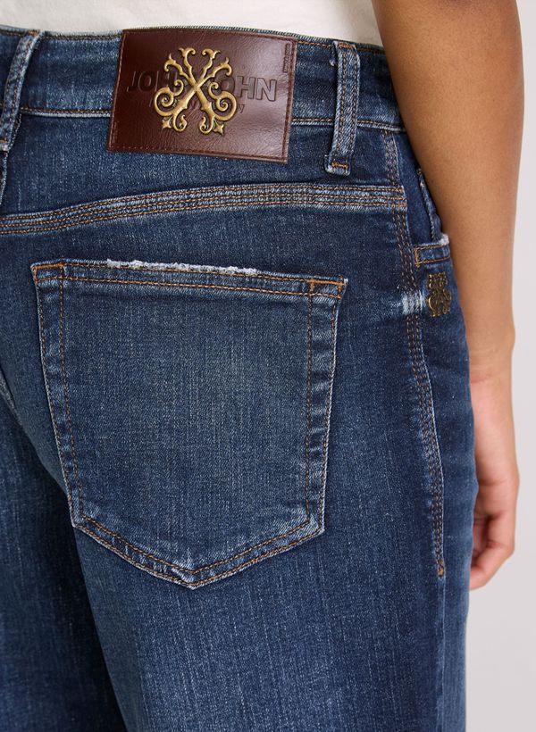 image-15264ba8dbbf47a3aeec291d359ec43b