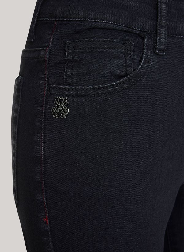 image-71948ae1bb1a41f6a4d709360fcae147