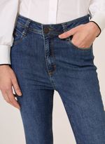 image-bb93b5dd27c54842a86806696985684d