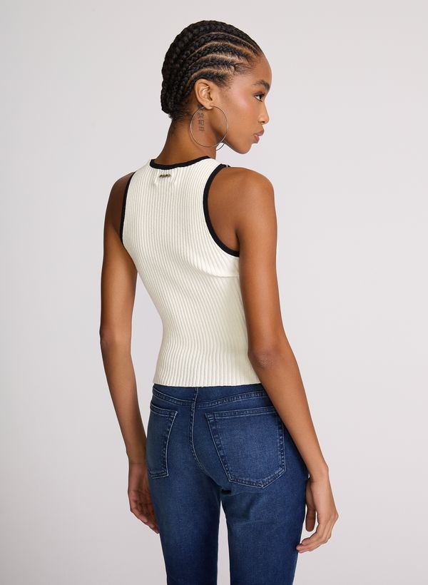 08111432_11_6-REGATA-COURTNEY-OFF