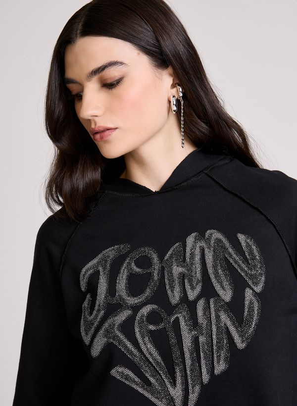 23A10431_09_4-MOLETOM-JOHN-JOHN-HEART