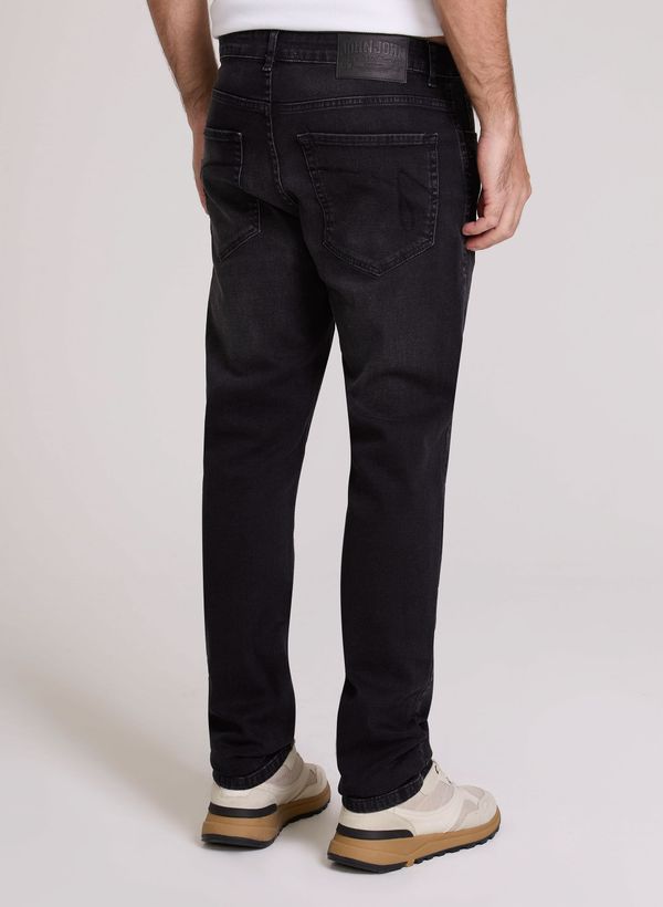 image-b0140f4bf4bf4d9eaa8215dc95407832