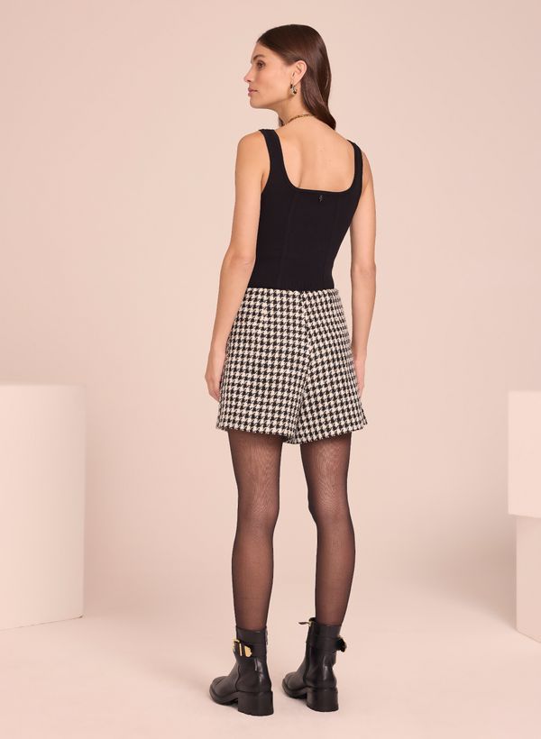 06110936_92_4-SHORTS-SAIA-VIVI