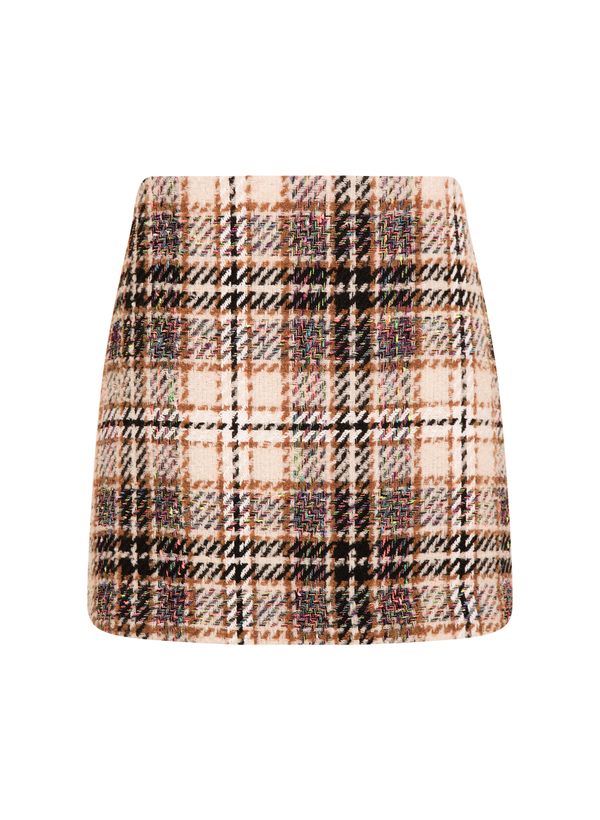 16112486_92_6-SAIA-RIHANNA