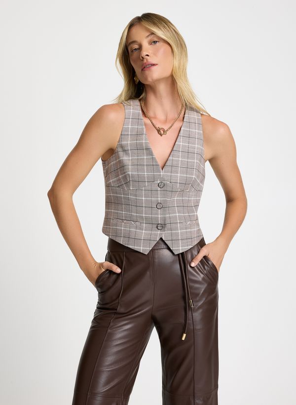 27040095_92_1-COLETE-CAROL