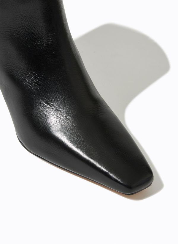 30260539_09_3-BOTA-CALY