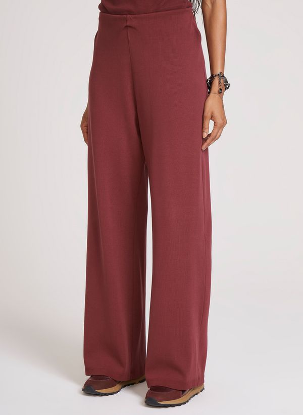 18014447_21_3-CALCA-ADRI-VINHO