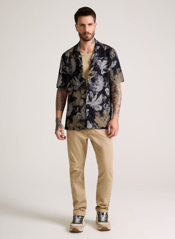 13110678_94_6-CAMISA-MC-HV-BLURRED-FLORALS