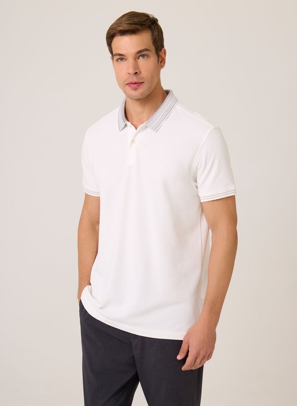 77431063_11_3-POLO-MC-PIQUET-GOLA-JACQUARD