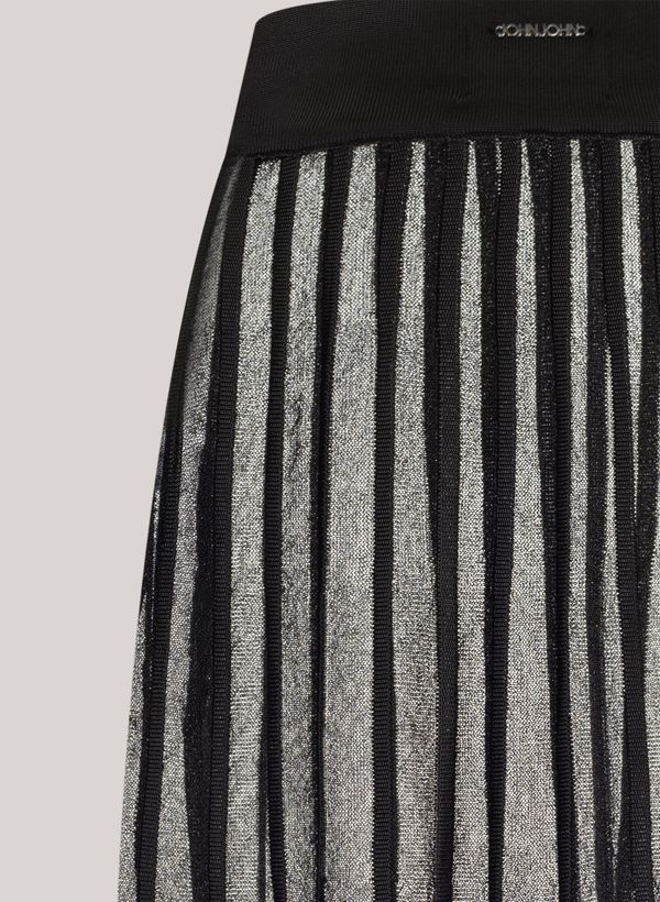 16112638_09_4-SAIA-CARRIEBLACK