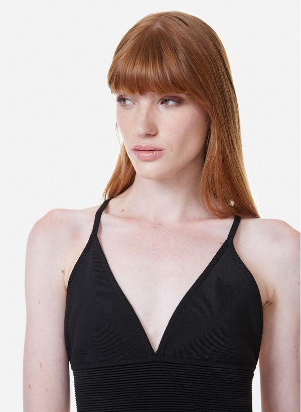 08111001_09_3-TOP-PERFECT-BLACK