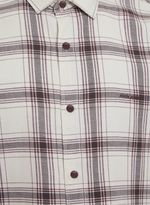 13016399_11_2-CAMISA-ML-RX-PLAID-PATCHES