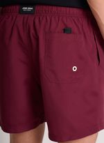 06111103_21_5-SHORTS-OFFCOAST-WINE