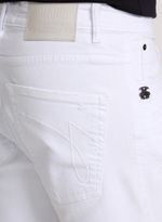 17020465_05_4-BERMUDA-BOX-WHITE-3D