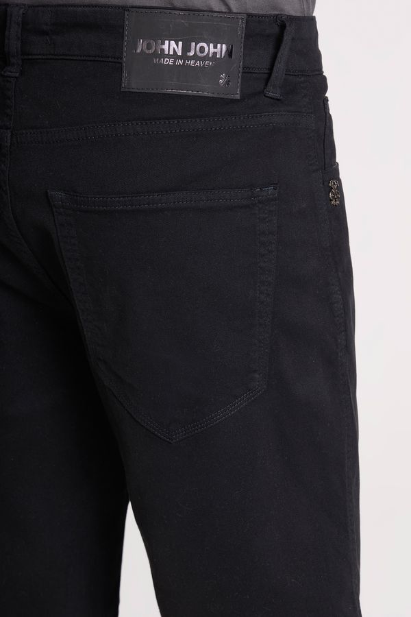 17020466_09_5-BERM-JOGGING-REGULAR-BLACK