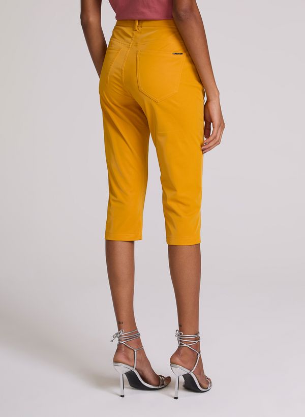 18112916_37_5-CALCA-CAPRI-POISONOUS-YELLOW